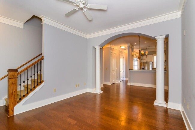 Building Photo - Biltmore Park Townhouse