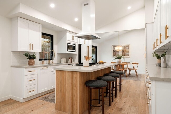 Building Photo - 340 Woodley Ct