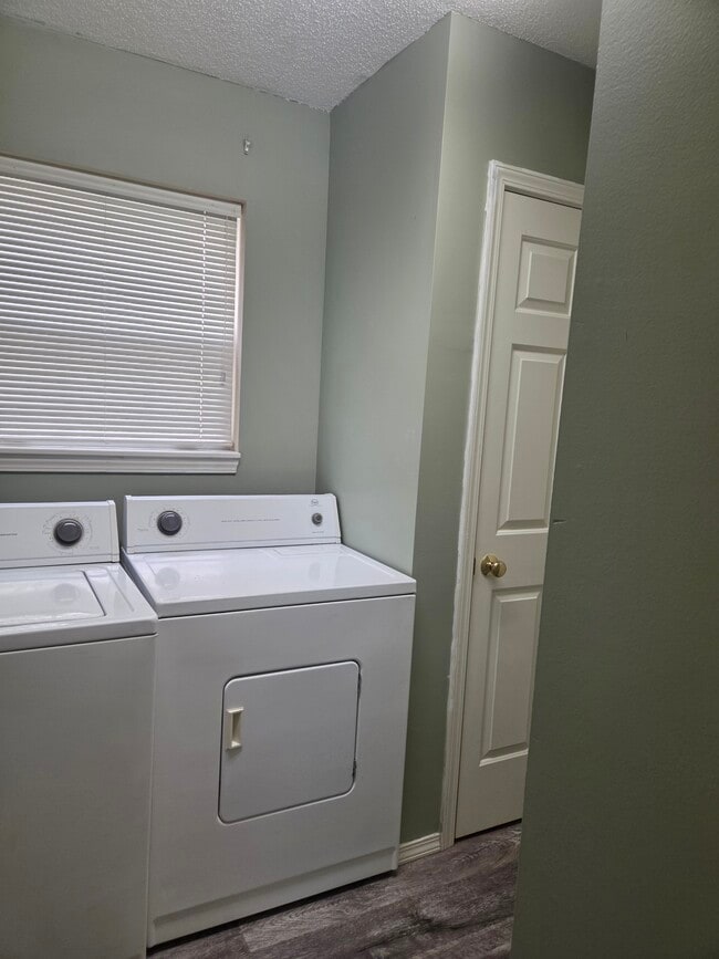 Laundry - 2120 S Azalea Ln