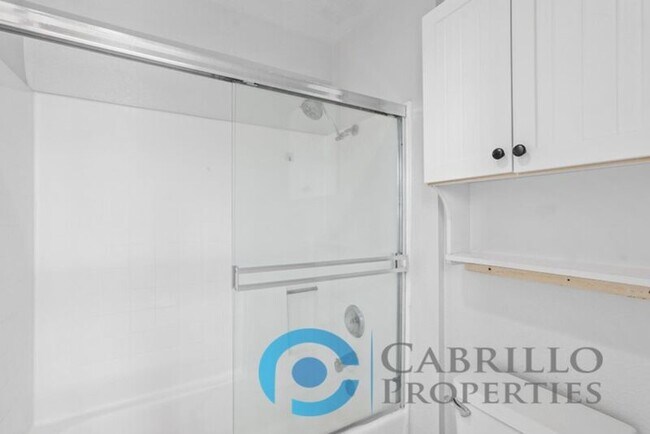 Building Photo - 3975 Hortensia St