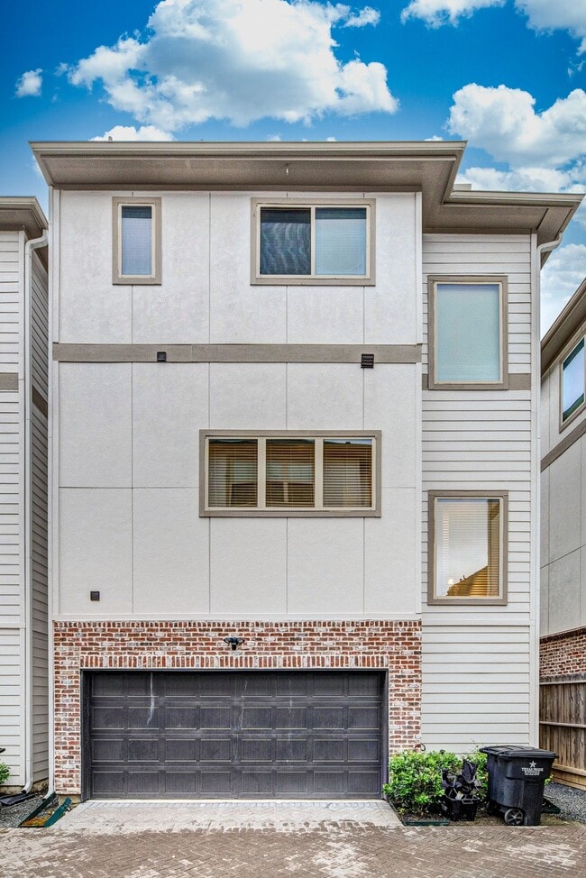Building Photo - 5230 Schuler St