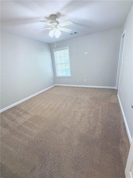 Building Photo - 12442 Waterside Dr