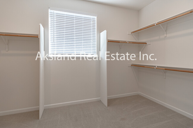 Building Photo - 2355 Azevedo Ave