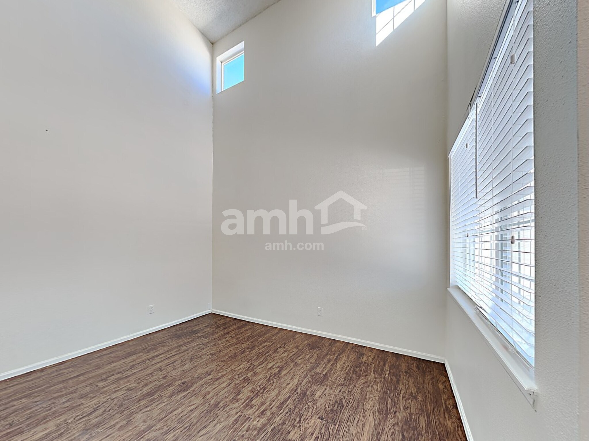 Building Photo - 411 Grey Swallow St