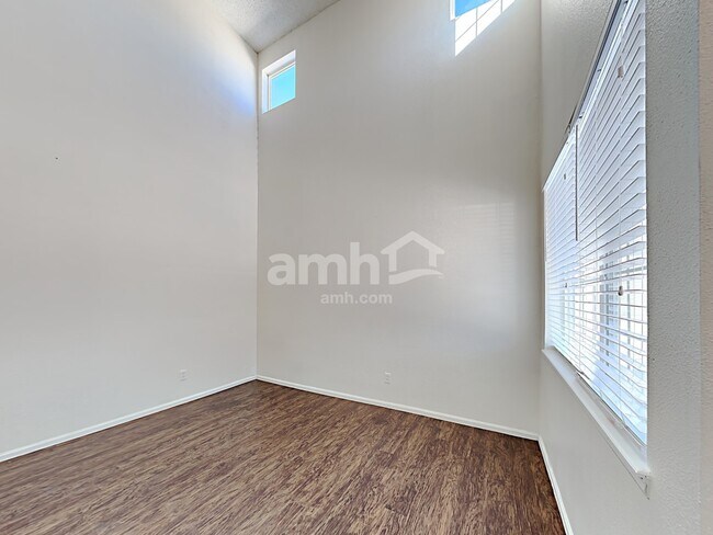 Building Photo - 411 Grey Swallow St