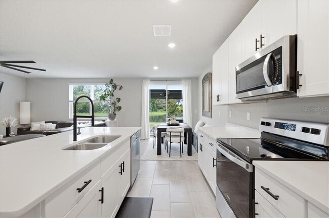 Building Photo - 10119 Daybreak Glen