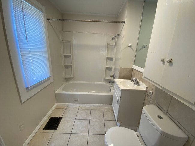 Building Photo - OSU Campus Area Single Family House - Avai...