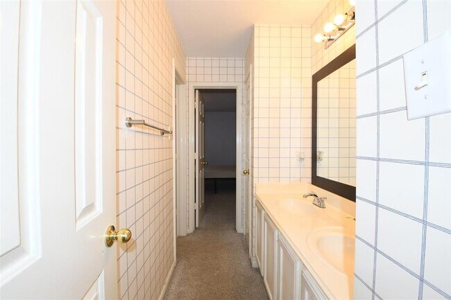 Building Photo - 18719 Racquet Sports Way