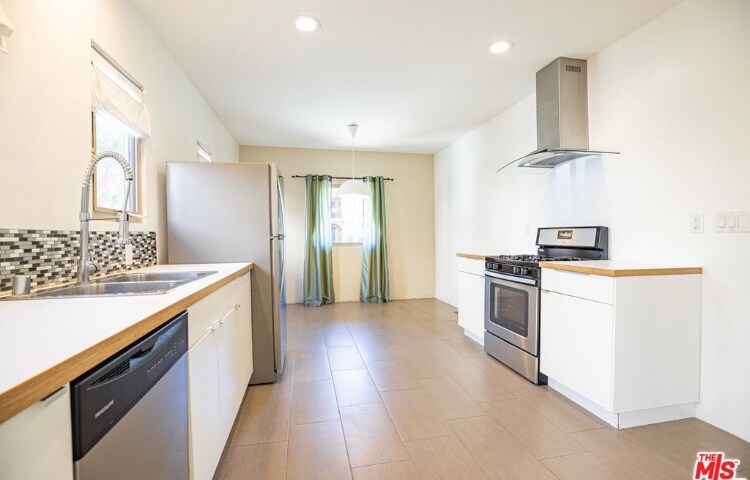 Kitchen - 8251 W 4th St