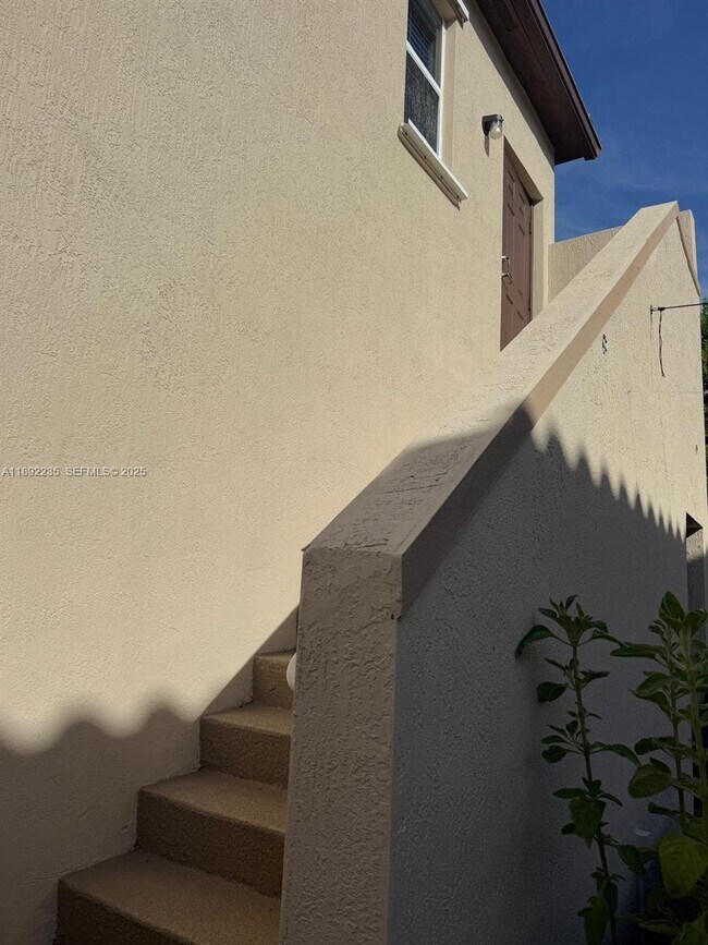 Building Photo - 9050 SW 169th Ct