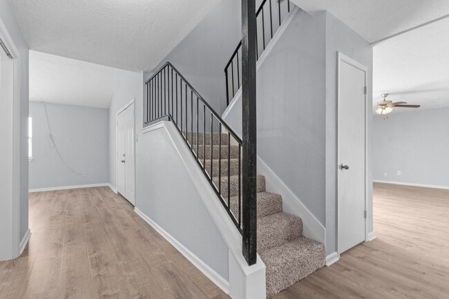 Building Photo - 13702 Towne W Blvd