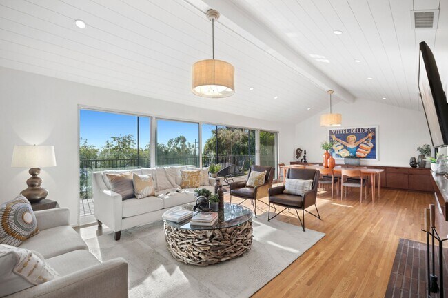 Building Photo - 3772 San Rafael Ave