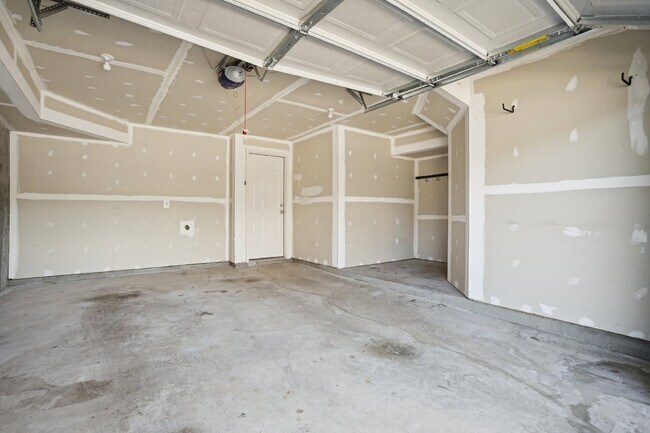 Building Photo - This beautiful townhome spans three finished levels and over 2800 square feet.