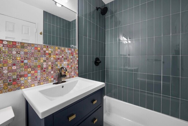 Building Photo - 10 Huron Ave