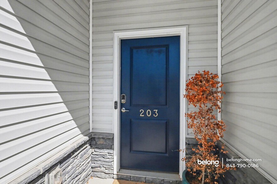 Building Photo - 203 Norse Crk Dr