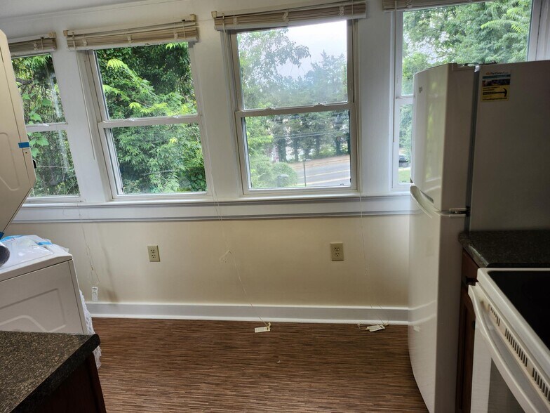 kitchen - 142 Carlton Rd