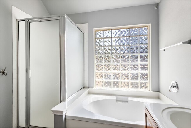 Building Photo - 908 Rimrock Trail
