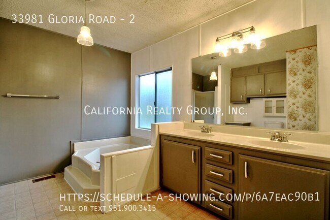 Building Photo - 33981 Gloria Rd