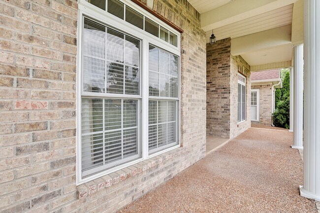 Building Photo - 614 Greene Dr