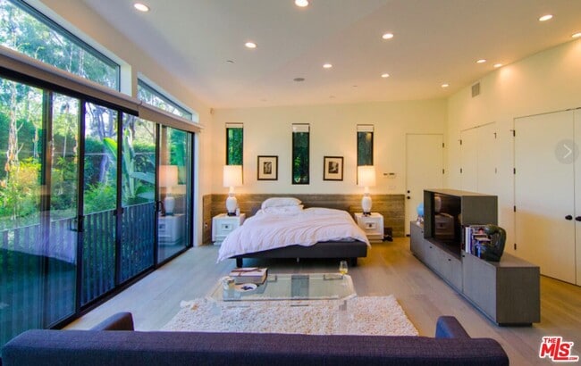 Building Photo - 2849 Seattle Dr