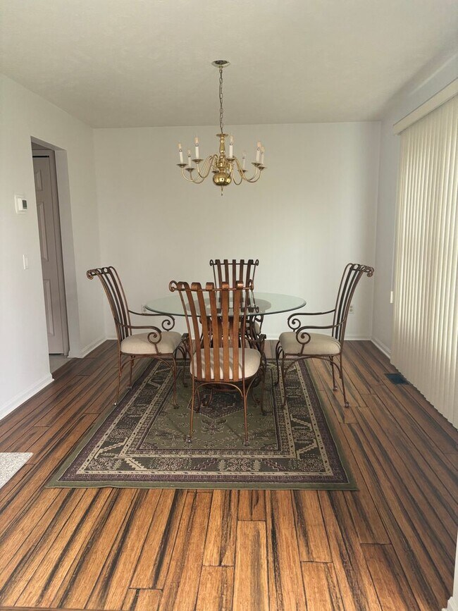 Building Photo - 25027 Rushmore Ct