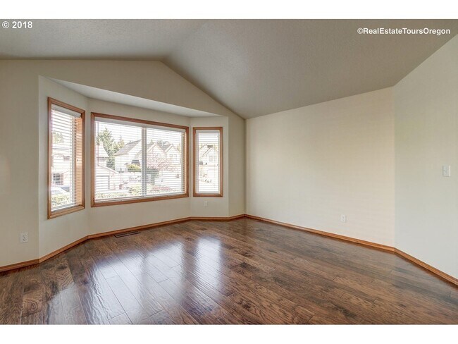 Building Photo - 7548 SE Hacienda St