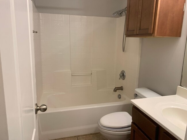 Building Photo - 6805 Northwind Dr