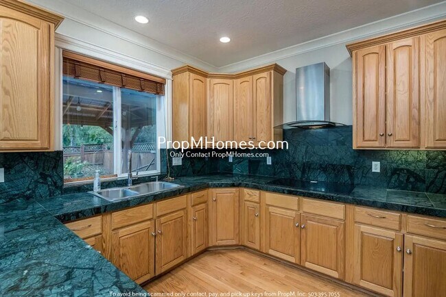 Building Photo - Gorgeous Three Bedroom Home in Centennial!