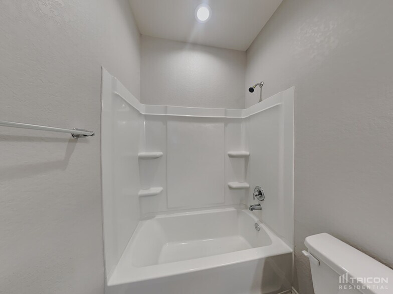 Building Photo - 125 Buttercup Bnd
