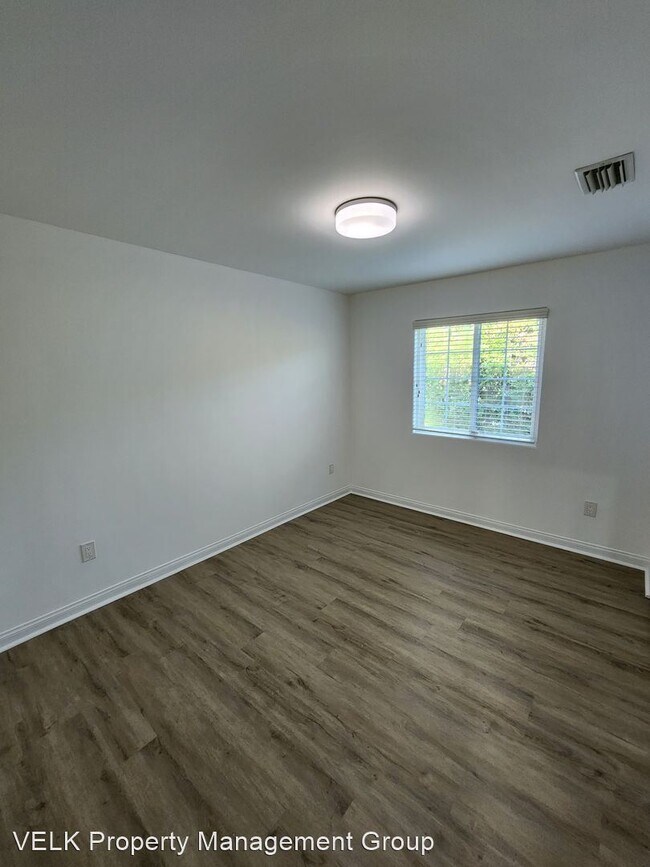 Building Photo - 3 br, 2.5 bath House - 2585 N Windsor Ave