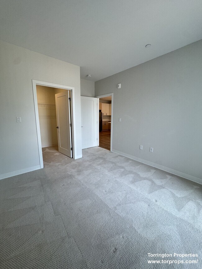 Building Photo - 289 Walk Hill St