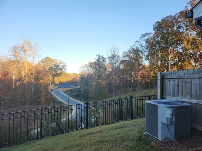 Building Photo - 65 Cedar Ln