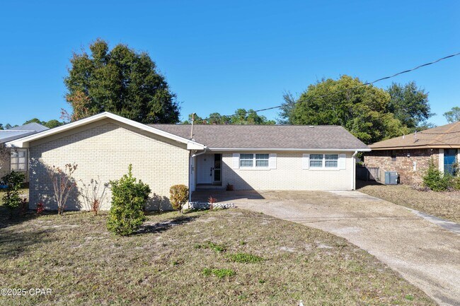 Building Photo - 205 Sunset Ln