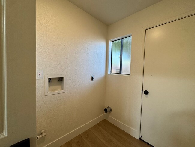 Building Photo - 5965 E Shields Ave