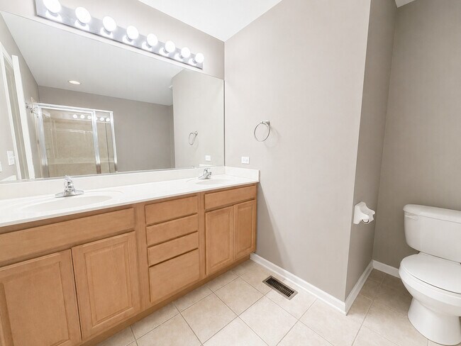 Building Photo - 3131 Saganashkee Ln