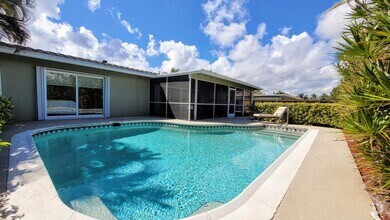 Building Photo - 949 W Royal Palm Rd