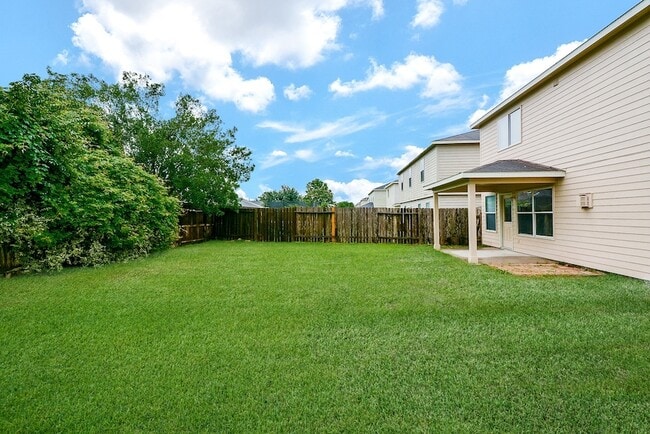 Building Photo - 18326 Thicket Grove Rd