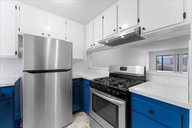 Building Photo - 448 W Windsor Rd