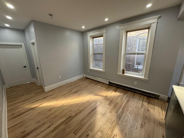 Building Photo - 89 Bostwick Ave