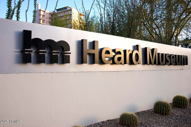 Building Photo - 208 W Portland St