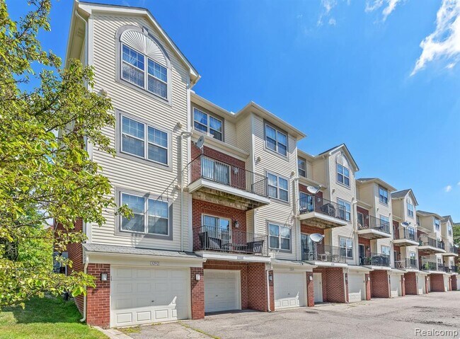 Building Photo - 3292 Newbury Pl