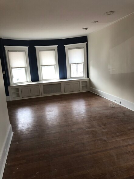Building Photo - 146 Tooker Ave
