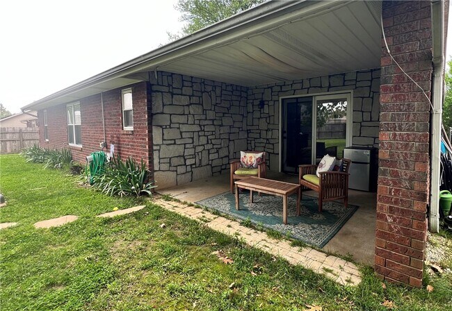 Building Photo - 2009 S 11th St