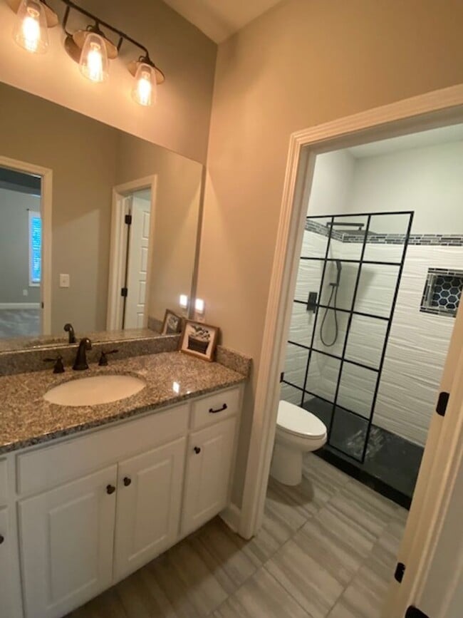 Building Photo - Quiet and Cozy Living in Phenix City