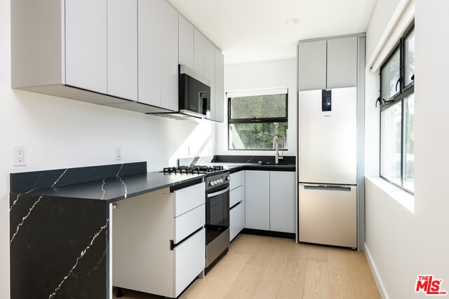 Building Photo - 1325 Cabrillo Ave