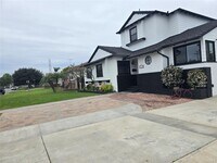 Building Photo - 7415 Dinsdale St