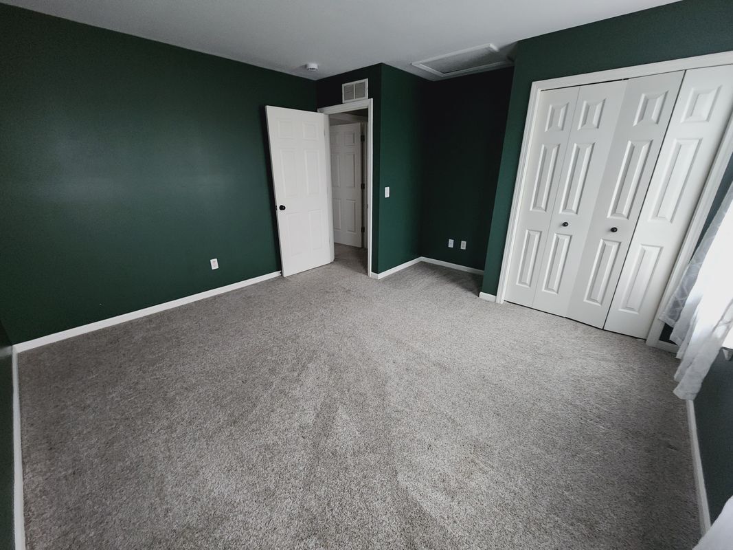 Building Photo - 5184 Meadow Crest Cir