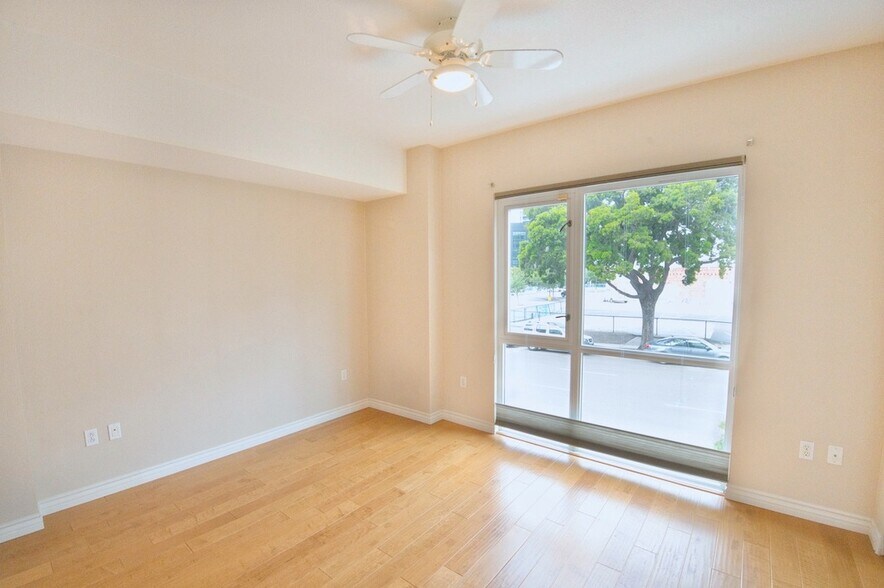 Building Photo - 1240 India St