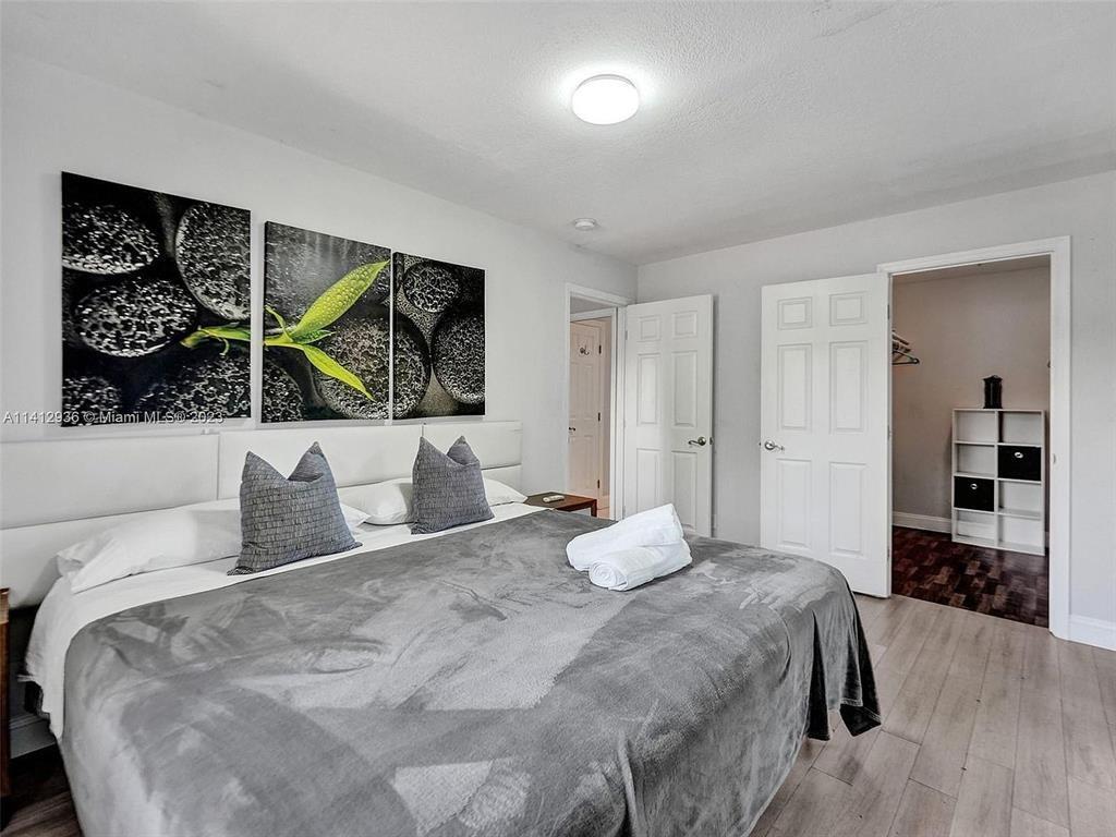 Building Photo - 2500 NE 19th St