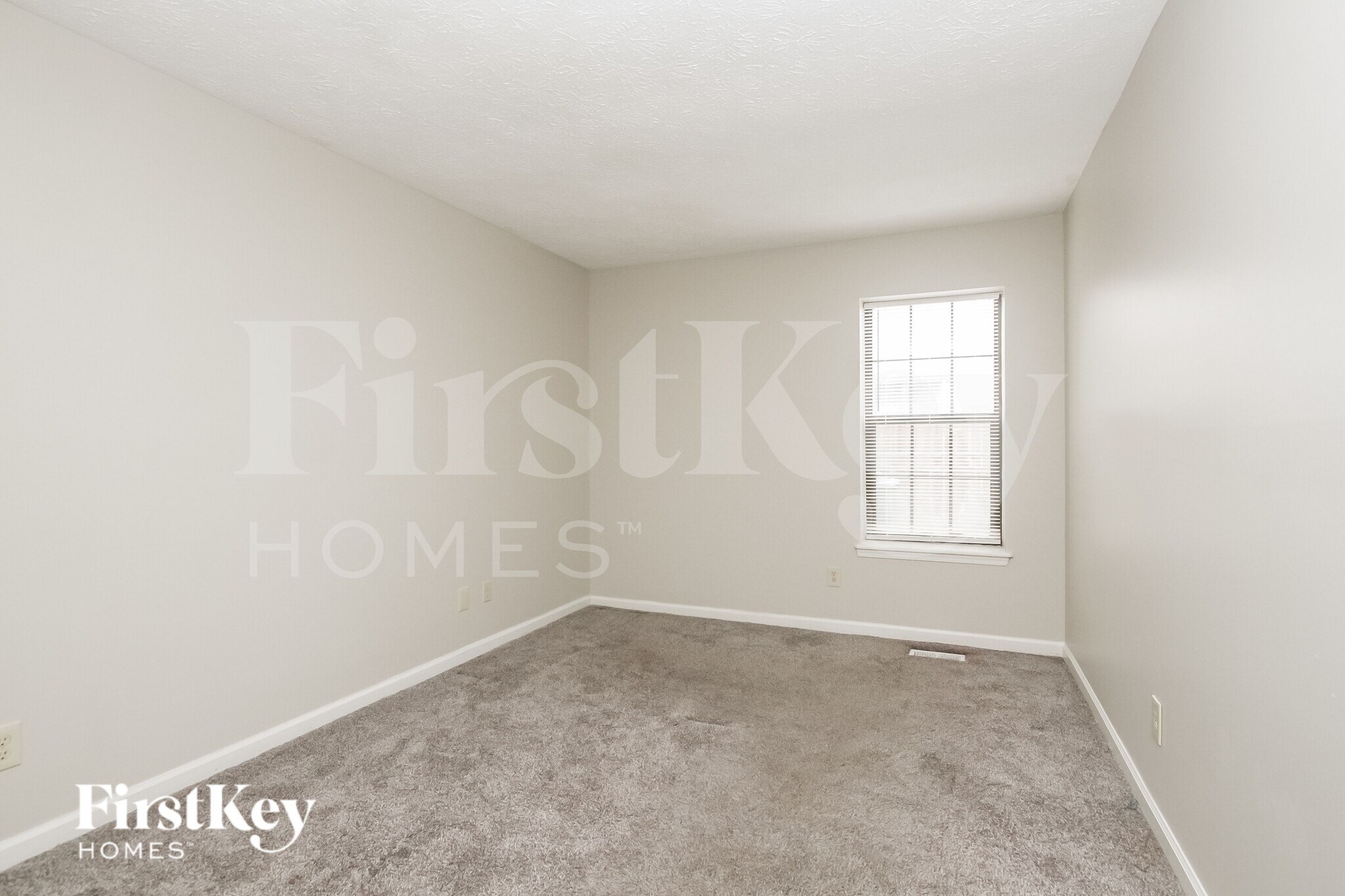 Building Photo - 4496 Braemar Dr